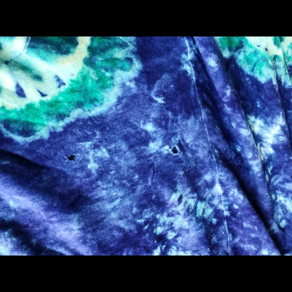 Handmade Tie-dye Infinity Scarf - Picture 5 of 6